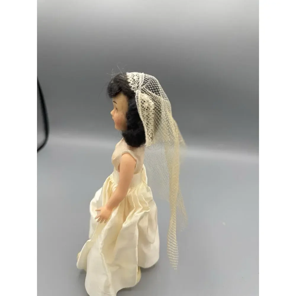 Vintage 1950s 8” Bride Doll Sleep Eyes Wedding Dress Veil Heart Stand